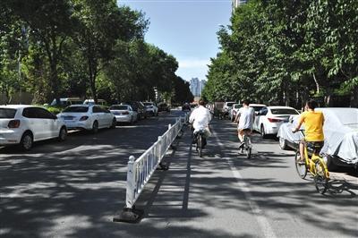 調(diào)查顯示 機(jī)動(dòng)車(chē)占道成自行車(chē)出行最大障礙